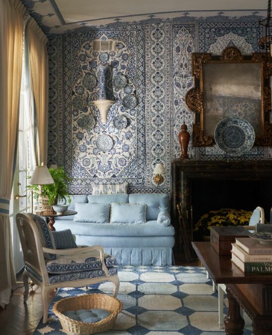 Classic Blue & White Formal Luxurious Living Room Ideas In Kips Bay Dallas By Mark Sikes